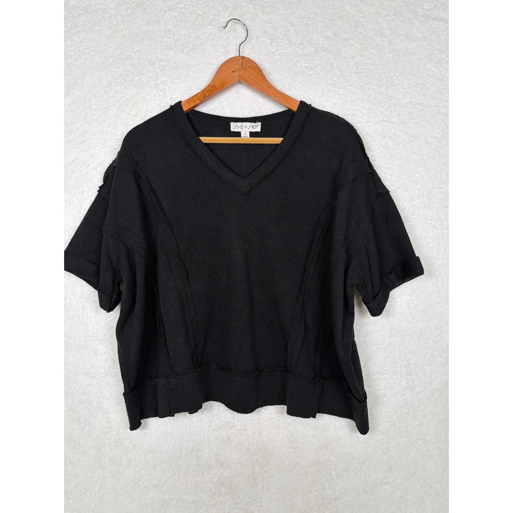 She + Sky Knit Top Women Small Black V-Neck Raw Seam boxy Short Sleeve SY6605